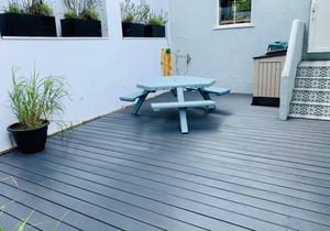 Elegant 2 Bed Central Apartment With Large Decked Terrace