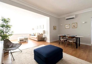 Elegant and bright apartment in Estoril
