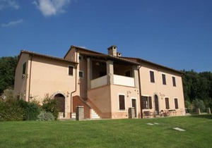Elegant apartment only 1 hour from Rome