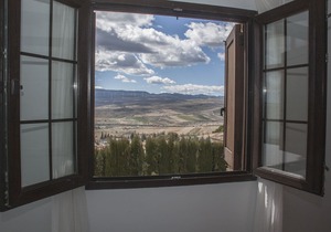 Elegant apartment with wonderful views next to Granada