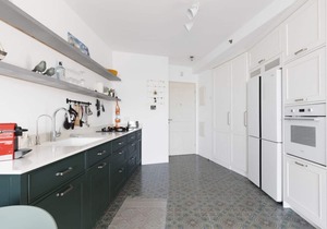 Elegant Apt w Balcony & Mamad in Heart of Tel Aviv