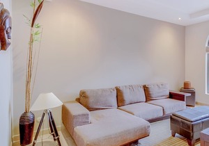 Elegant Condo on Beachfront Property with Shared pool, Ocean Views, and WiFi