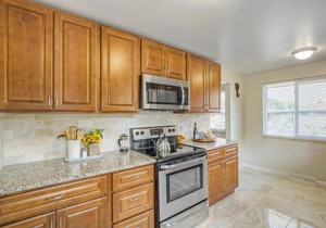 Elegant home, Convenient Access To Denver