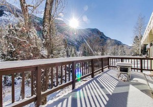 Elephant Mountain Cabin at Filoha Meadows