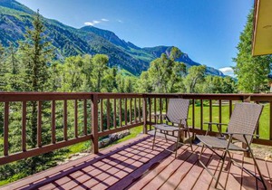Elephant Mountain Cabin at Filoha Meadows