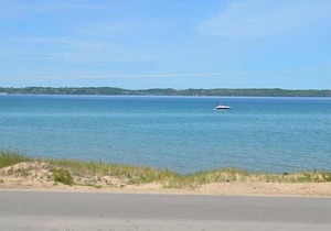 ELK RAPIDS GRAND TRAVERSE BAY CONDO