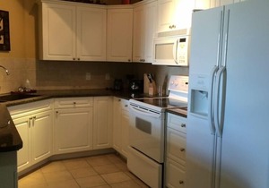 Emerald Beach Villas - Lakefront Wood Lake
