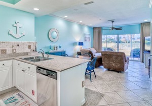 EMERALD WATERS 106-GROUND FLOOR-POOL AND SPA-GATED BEACH ACCESS
