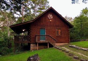 Enchanted Forest Whispering Pines- 2 bedroom Cabin with Hot Tub! Hiking Trail & Cave on property!