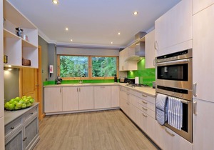 Enchanting Home with Furnished Balcony in Cults, Scotland