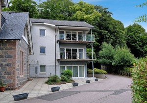 Enchanting Home with Furnished Balcony in Cults, Scotland