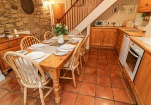 END COTTAGE, pet friendly, character holiday cottage in Grassington