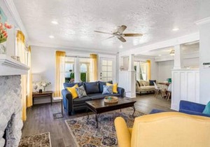 Enjoy a historic Florida cottage near Intracoasta