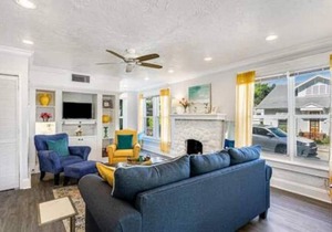 Enjoy a historic Florida cottage near Intracoasta