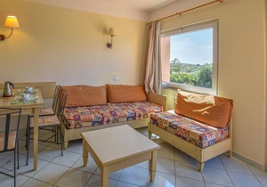 Enjoy a relaxing vacation in this beautiful cottage near the beach!