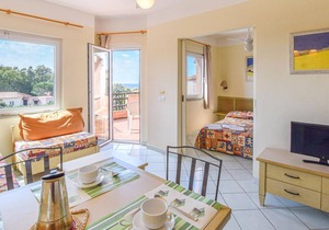 Enjoy a relaxing vacation in this beautiful cottage near the beach!