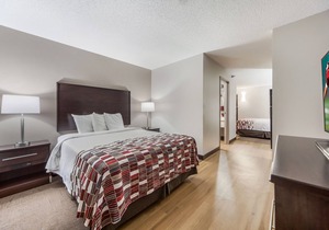 Enjoy Free Breakfast and Parking! 4 Upscale Units, Minutes to Harrah’s Casino!