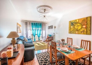 Enjoy Lisbon Cascais Sintra 1200 metres to metro blue line Sintra Rail line Free Parking