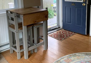 Enjoy our cozy, newly furnished, cottage near newport's beaches and restaurants!