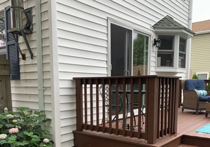 Enjoy our cozy, newly furnished, cottage near newport's beaches and restaurants!