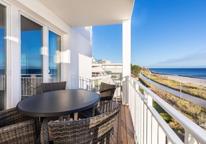 Enjoy pure beach life - great apartment with a fantastic view of the Baltic Sea