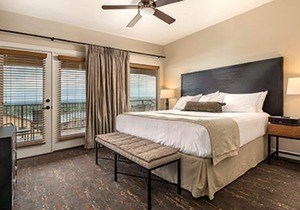 Enjoy the lake and nearby river!