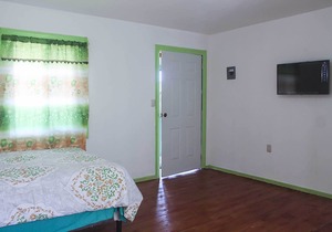 Enjoy vibrant sunsets, gorgeous ocean views and a warm tropical breeze in Roatan