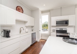Entire Condo-Trendy Historic Downtown Hammond