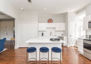 Entire Condo-Trendy Historic Downtown Hammond