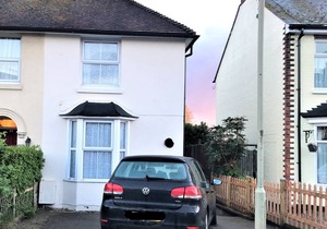 Entire House with Garden and Parking Nr Ashford International