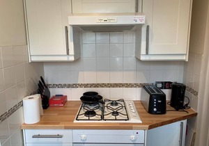 Entire One Bedroom Serviced Flat In Chiswick London, Kitchen, Wifi, TV and more