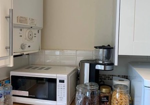 Entire One Bedroom Serviced Flat In Chiswick London, Kitchen, Wifi, TV and more