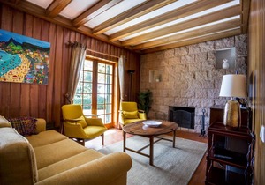 Entre Rochas Pool House by The Getaway Collection