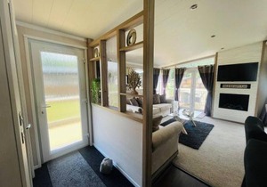 Enzo's Lodge with Hot Tub