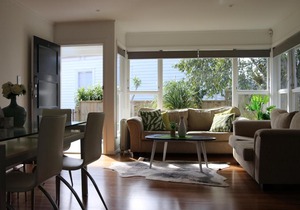 Epsom Sunshine Holiday House