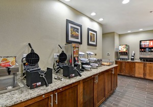 Equipped Queen Suite | Free Breakfast, Seasonal Outdoor Pool + Gym