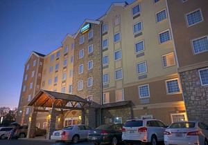 Equipped Suite Near CHA | Indoor Pool + Gym Access