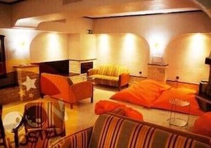 Moon Hostel Bio