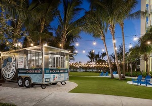 Escape to the Beach! Pool, Restaurant, Gym, Bike Rentals, Parking!
