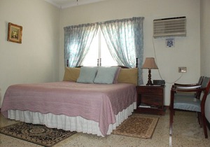 Eslyn Villa, A Home Away From Home! *Jamaica Tourism Board approved*