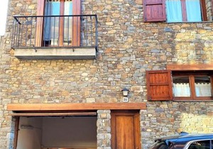 Espléndida casa en el centro de Llivia con piscina