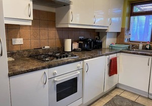 EXCEL 5 min 3bdr House HOT TUB parking WIFI Kitchen O2