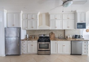 Exceptional Beachfront Living - Milord Sunsets home