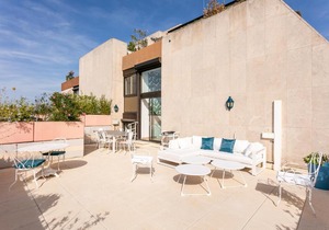Exceptionnel ! Duplex au 11eme étage avec ascenseur, parking et clim (AC) - Class Appart