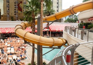 Exciting Entertainment Right On-site! 2 Pools, Shopping!