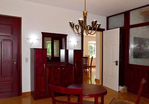Exclusive apartment in a villa with park in Großschirma