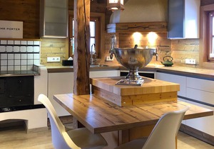 Exclusive ski chalet in a sunny location with fantastic views
