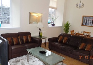 Executive apartment, 2 bedrooms and 2 bathrooms., quiet but near city centre