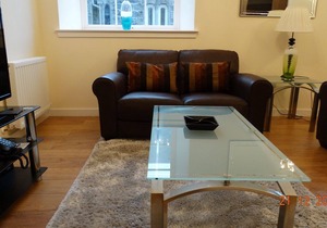 Executive apartment, 2 bedrooms and 2 bathrooms., quiet but near city centre