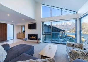 Executive Living in Bluewater - 3 Bedroom Apartment